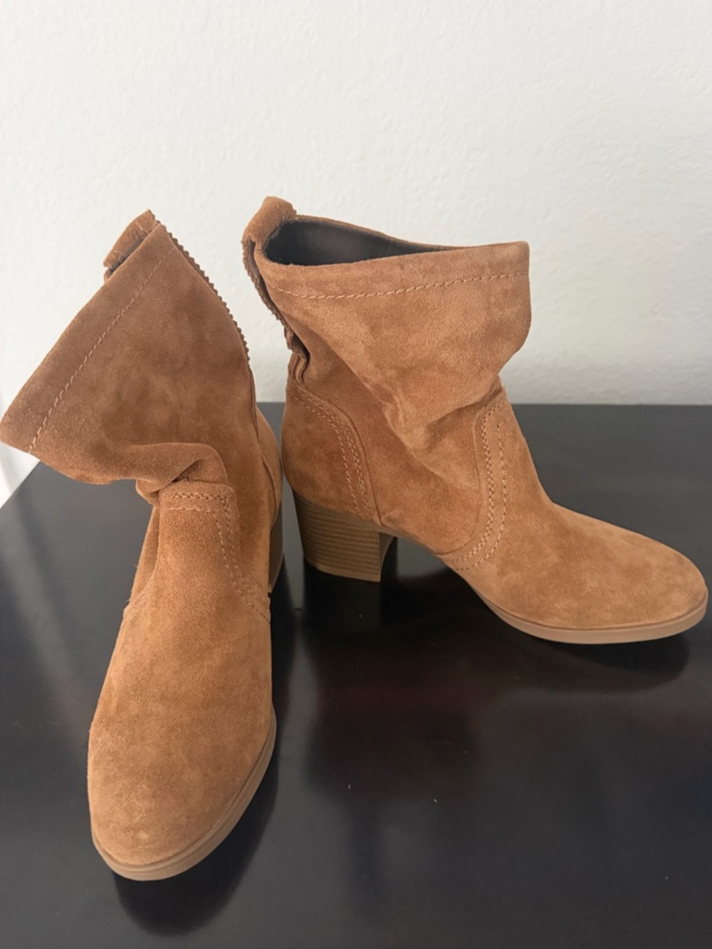 White Mountain “Bernata”Taupe Brown Leather Heeled Slouchy Booties Boho Chic